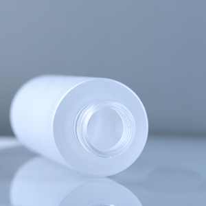 En Stock 150ml Frosted Round Pillow Body Mist Room Spray Botella de plástico PET con rociador negro - Product Image 3