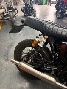 Motocicleta Usada de Segunda Mano, Marca Británica T100 Negra, Modelo 2023, 10500 km, Marca T100, Calidad Premium de una Reconocida Marca Británica - Product Image 2