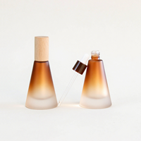 OEM/ODM flacon pulvérisateur de brouillard de verre en forme de cône de 15ml à paroi épaisse flacon d'huile essentielle de parfum avec boîtes cadeaux en papier personnalisé en gros