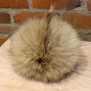 Pompon en fourrure de <span class=keywords><strong>coyote</strong></span> véritable grande taille avec bouton-pression, grande boule de fourrure pour bonnets, accessoires en fourrure DIY pour écharpes et bottes - Product Image 1