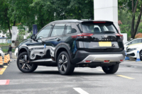 Новые автомобили X-Trail T30, отличная производительность, 57L 183 км/ч, высокоскоростной 5-дверный внедорожник, 5 мест, внедорожник Dongfeng Nissan 2.0L 151Ps L4 Compact SUV