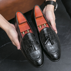 Chaussures habillées et Richelieu en cuir italien pour hommes, style marche, les plus vendues 2026, mocassins de mariage et de fête, chaussures classiques en cuir texturé. - Product Image 2