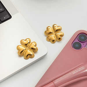 ต่างหูรูปใบโคลเวอร์สี่แฉก ชุบทอง ทำจากสแตนเลส สำหรับผู้หญิง ของขวัญ เครื่องประดับแฟชั่น - Product Image 4