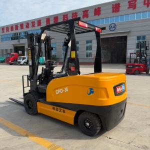 รถยกเทเลสโคปิคขนาดเล็ก 2.5 ตัน 3 ตัน 4x4 รุ่น CPD-30 รถยกเทเลสโคปิค CPD-30 CPD-30 CPD-30 CPD-30 - Product Image 4