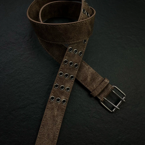 Robuster Retro-Gürtel 3,8 cm Breite 105 cm Länge Braunes Leder Antik-Silber-Schnalle Mehrere Metallösen Punk Industrial - Product Image 3