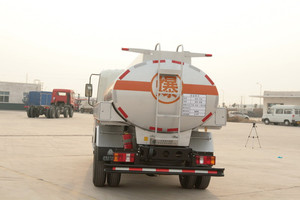 Pequeno Tanque De Gasolina Do Caminhão Sinotruk 3cbm para 5cbm Caminhão Tanque de Óleo Diesel Combustível