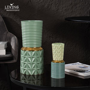 Vaso moderno fatto a mano in ceramica e porcellana ornamento artigianale da tavolo vasi di fiori astratti moderni in ceramica - Product Image 3