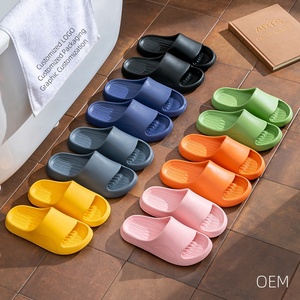 Pantoufles d'intérieur confortables en EVA à logo personnalisé, à bout ouvert, à semelle épaisse, antidérapantes, douces, pour hôtel et maison - Product Image 3