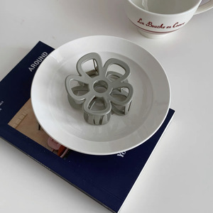 Pince à cheveux en plastique ajourée motif floral style vintage, accessoires capillaires tendance pour femmes et jeunes filles, épingle à cheveux colorée unie de qualité supérieure - Product Image 5