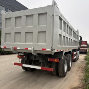 Used SINOTRUK HOWO NX 8x4 <b>12</b> Wheeler Diesel Dump Truck 380HP Heavy Duty Left Steering Weichai FAST Gearbox for Construction - Product Image 4