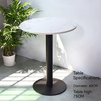 Ensemble de banquettes de restaurant en velours vert émeraude de luxe, ensemble de meubles de restaurant en cuir, tables et chaises avec banquette