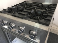 Peralatan Memasak Gas Komersial Tugas Berat 4-Tungku 2-Cincin Kompor Api Terbuka dengan Sistem Keamanan Terintegrasi