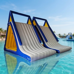 Tobogán Acuático Inflable Triangular con Isla Flotante y Rocódromo para Playa y Lago, Venta al Por Mayor de Fábrica - Product Image 1