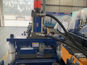 High Productivity New Type <strong>C</strong> <strong>Shape</strong> <strong>Roll</strong> <strong>Forming</strong> <strong>Machine</strong> with PLC &amp; Motor for <strong>C</strong> <strong>Purlin</strong> CZ Steel - Product Image 4