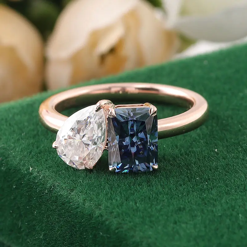Benutzer definierte Toi Et Moi Ring 14 Karat Roségold DEF Birnen schliff Moissan ite und 2 Karat Radiant Blue Grey Moissan ite Diamond Ring Ehering