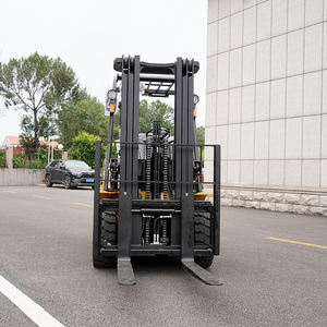 プロ仕様 3.5トン 3.5t ディーゼルフォークリフト クボタエンジン搭載 オートマチックトランスミッション 建設・物流用途向け - Product Image 3