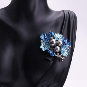 Bros Pin Salib Berlian Imitasi Zamrud Gaya Istana Vintage untuk Wanita, Aksesoris Pin Barok Elegan, Perhiasan untuk Pesta - Product Image 1