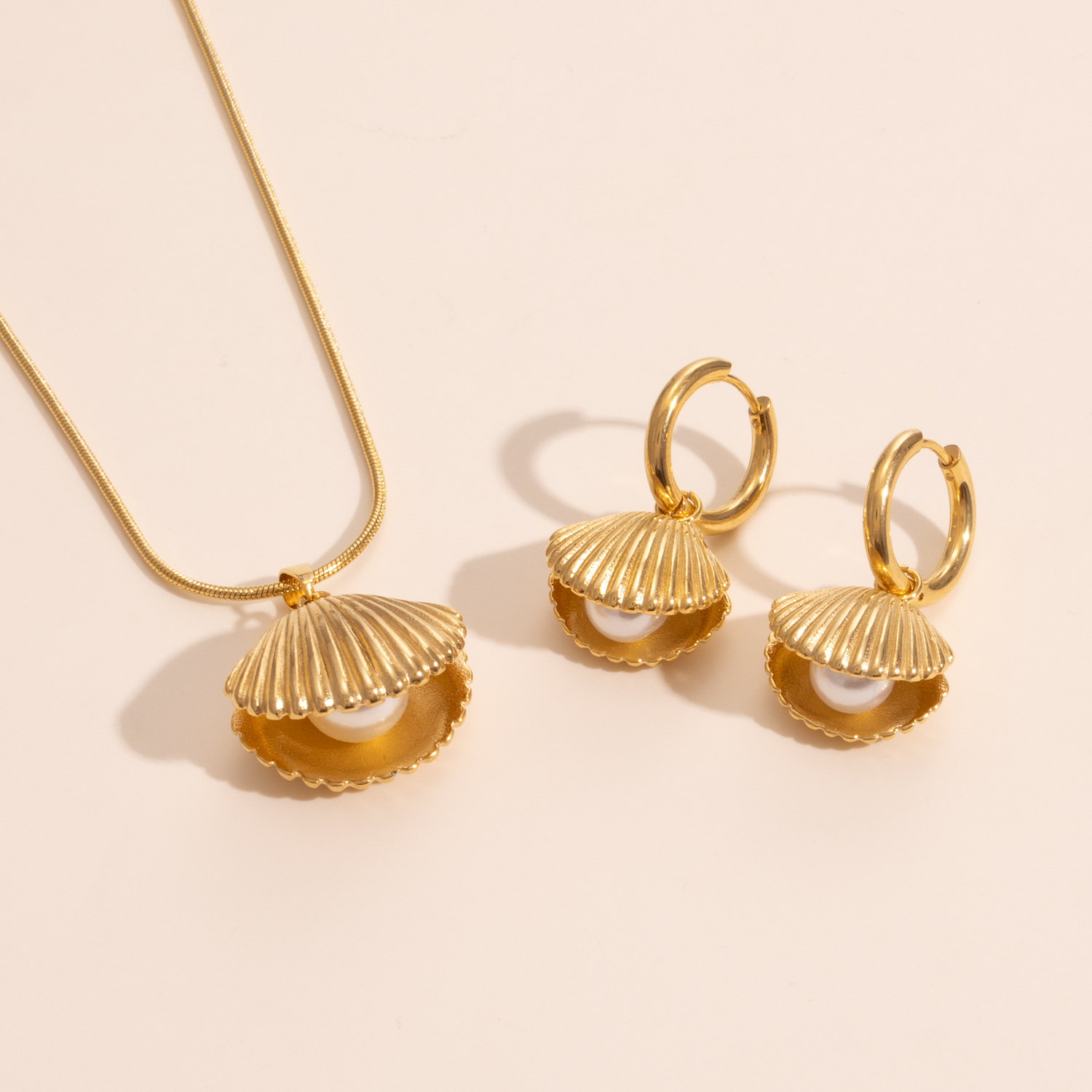 Gold Shell Pendant Freshwater Pearl Earrings Fashion Freshwater Pearl Earrings Necklace Set for Women 18K  main image 2