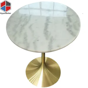 现代大理石圆形白色餐桌与金色郁金香基地