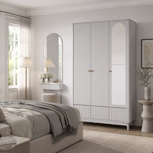Armario Moderno de Madera Blanca con 3 Puertas, Espejo de Cuerpo Entero y Base Acanalada para Dormitorio - Product Image 3