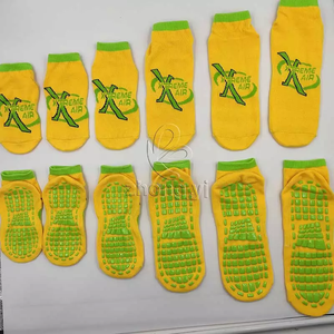 Chaussettes de <span class=keywords><strong>Trampoline</strong></span> bon marché, marque privée personnalisée, adulte, enfant, chaussettes à poignée pour <span class=keywords><strong>Trampoline</strong></span> hommes, chaussettes longues crochetées - Product Image 2