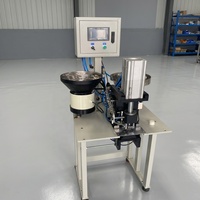 Machine à œillets métalliques pour bâches robustes