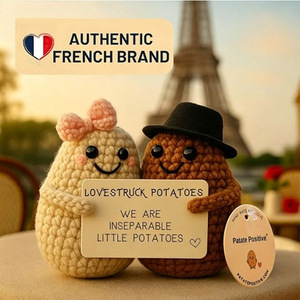 Pommes de terre positives en crochet pour couple avec carte de message « <span class=keywords><strong>Lovestruck</strong></span> » - Amigurumi de petites pommes de terre faites à la main, in Séparables - Product Image 3