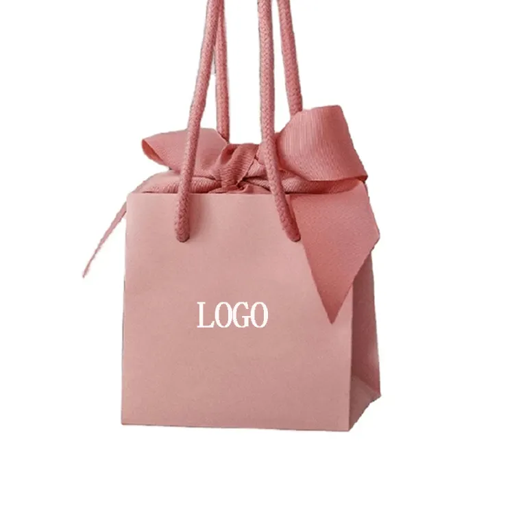 Confezioni colorate di dimensioni personalizzate di moda logo stampato nastro bomboniera sacchetti regalo di carta con manici