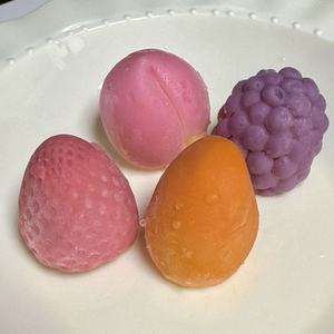 Glace Artisanale Surgelée en Forme de Mini-Fruits, Assortiment de 4 Saveurs (Mangue, Raisin, Pêche, Fraise) – Pack Mixte de Sucettes Glacées pour Enfants - Product Image 4
