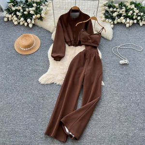 Completo da <span class=keywords><strong>donna</strong></span> a 3 pezzi: canotta senza maniche, giacca corta con collo alto e <span class=keywords><strong>pantaloni</strong></span> a vita alta a gamba larga. - Product Image 1