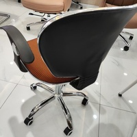 Chaise de bureau ergonomique moderne Guanfu en cuir PU, réglable en hauteur, pivotante, confortable, pour la maison et l'atelier, fabriquée en Chine 8896