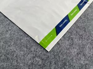 Bolsas de envío de <span class=keywords><strong>correo</strong></span> blancas mate personalizadas plástico Kraft compostable para franqueo paquete ropa embalaje ecológico - Product Image 2
