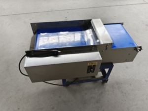 Machine à rouler la pâte à croissants <span class=keywords><strong>au</strong></span> <span class=keywords><strong>chocolat</strong></span> mini, machine à croissants semi-automatique, machine à faire des croissants - Product Image 3