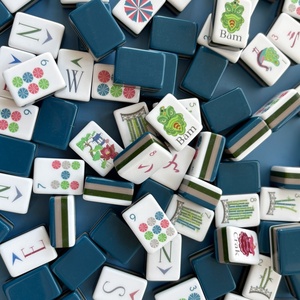 Juego de Fichas de Mahjong Americanas de Acrílico de Lujo, 160 Piezas, Diseño Retro Art Deco, Color Azul Marino, Fichas Profesionales para Noches de Juego - Product Image 1