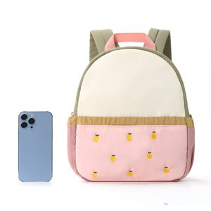 Sac à dos pour enfants, blocs de couleur, broderie pomme, sac à dos de maternelle, sac de voyage pour bébé, sac à dos tendance en polyester imperméable pour enfants - Product Image 3