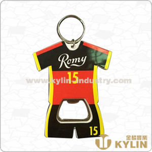 Ouvre-bouteille de bière en forme de <span class=keywords><strong>T</strong></span>-<span class=keywords><strong>shirt</strong></span> de footballeur de jeu de football avec impression cmyk et ouvre-<span class=keywords><strong>t</strong></span>-<span class=keywords><strong>shirt</strong></span> de joueur de porte-clés - Product Image 6