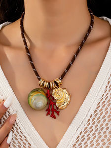 Collier corail de style plage d'été pour femmes <span class=keywords><strong>cordon</strong></span> perlé de bohême à la mode <span class=keywords><strong>avec</strong></span> pendentif coquille de conque de mer pour les vacances ou le bouddhisme - Product Image 2
