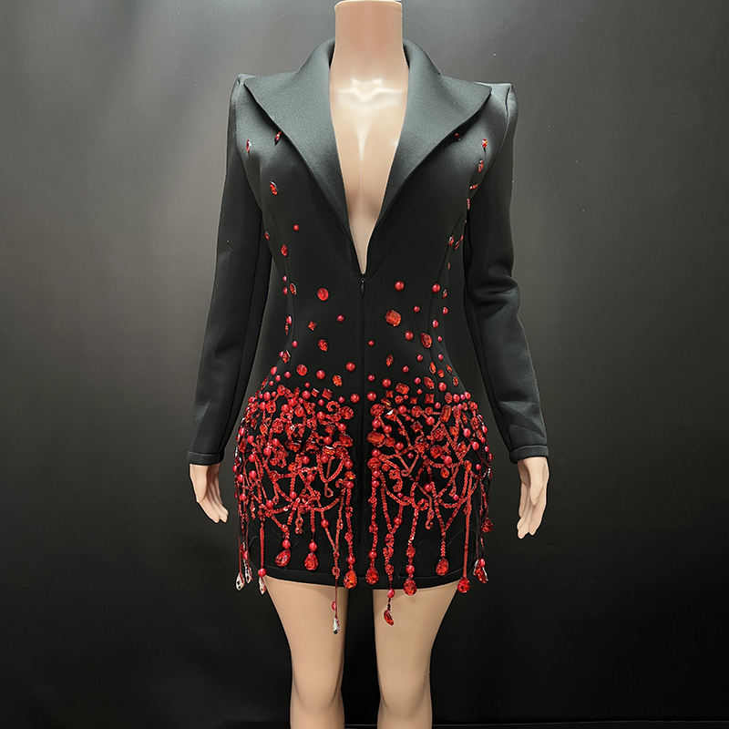 Noir avec diamants rouges