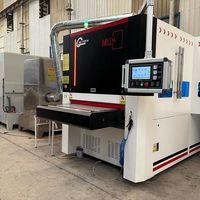 Machine de polissage et de meulage multi-tension 35 kW contrôlée par PLC haute performance SR-TECH pour le débavurage efficace des pièces en tôle