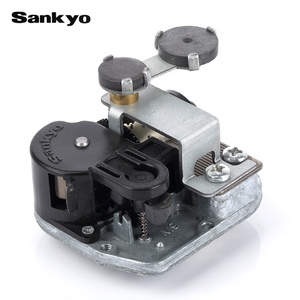 Movimento Meccanico per Carillon Sankyo a 18 Note, Melodia Personalizzabile, Meccanismo Musicale a Doppio Magnete Rotante a Carica Manuale per Fai da Te - Product Image 3