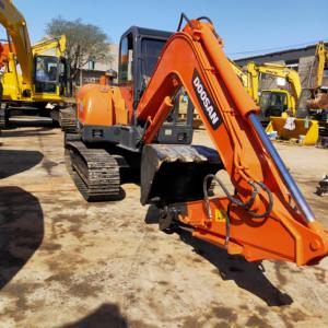 Mini-excavatrice Doosan DH60 d'origine, VENTE CHAUDE, excellent état, cabine propre, moteur diesel, boîte de vitesses économique en carburant, engrenage facile - Product Image 2