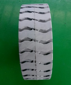 Véhicules à bras articulé pour levage aérien en haute altitude (AWP) – Pneus 22*7*17 3/4 - Product Image 3