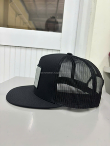 Casquette de camionneur noire de haute qualité personnalisée pour hommes, 5 panneaux, profil haut, maille respirante, avec logo brodé. - Product Image 2