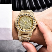 Lüks Bling Hip Hop büyük yapay elmas tam elmas saatler kare kuvars altın Mens buzlu izle