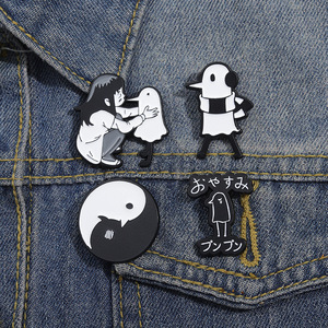 Pin de metal de dibujos animados en blanco y negro, creativo y sencillo, con diseño de hombre de Buenas Noches con auriculares, para ropa y como recuerdo. - Product Image 6