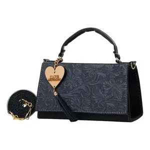 Sac messager mini Fana Oriana bleu marine avec motif floral en relief et étiquette cœur dorée pour femme, usage quotidien - Product Image 3