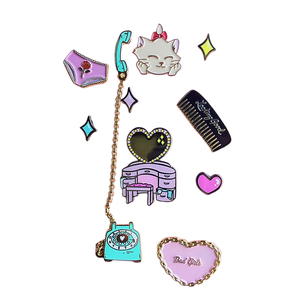 Broches pour casquettes, chaînes en métal avec diamants, clips pour badges, broches pour casquettes avec chaîne, broches en émail, fournisseur de broches personnalisées - Product Image 2