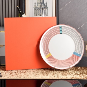 Assiette creuse grande taille en porcelaine fine, design élégant et luxueux, idéale pour la maison, présentée en coffret cadeau - Product Image 3