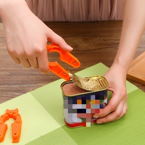 Ouvre-bouteille multifonctionnel en plastique, ouvre-boîte, poignée pour bouteille d'eau, ouvre-couvercle de pot, tirette pour soupe, pour personnes à la force de préhension faible, seniors et personnes âgées - Product Image 1