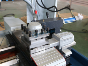 Centro de fabricación de torno <span class=keywords><strong>CNC</strong></span> de alta calidad, servicio de mecanizado, máquina de torno CK6130 con torreta eléctrica - Product Image 6